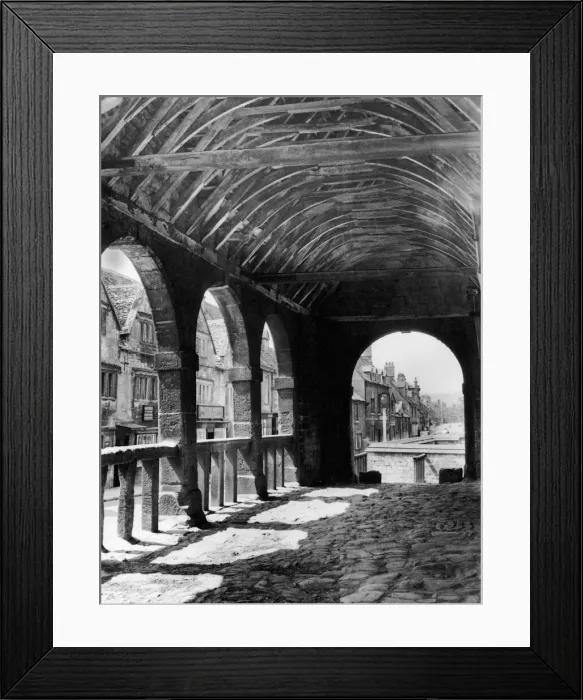 Framed Print : General view along the High Street in Chipping Campden, Gloucestershire. Circa 1935 Framed Print : General view along the High Street in Chipping Campden, Gloucestershire. Circa 1935