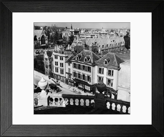 Framed Print : A general view across the rooftops of Oxford. Circa 1935 Framed Print : A general view across the rooftops of Oxford. Circa 1935