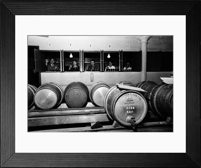 Framed Print : General views of Tetley Beer Brewery, Leeds, South Yorkshire Framed Print : General views of Tetley Beer Brewery, Leeds, South Yorkshire