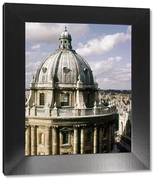 General view of Fthe Radcliffe Camera in Oxford. Circa 1960