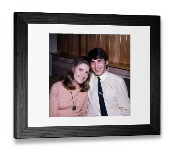 Framed Print : Rangers and Scotland footballer Tom Forsyth at home with his wife Linda, circa 1978