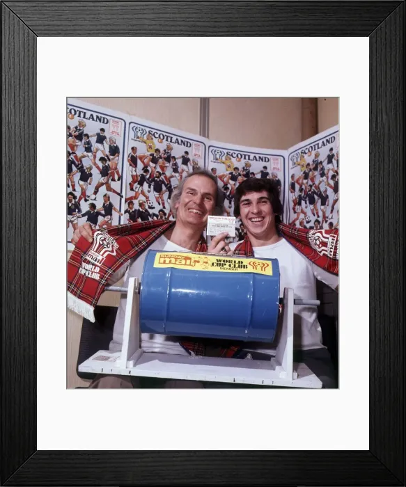 Framed Print : Scotland and Rangers footballer Tom Forsyth with Allan Herron at the launch of the World Framed Print : Scotland and Rangers footballer Tom Forsyth with Allan Herron at the launch of the World