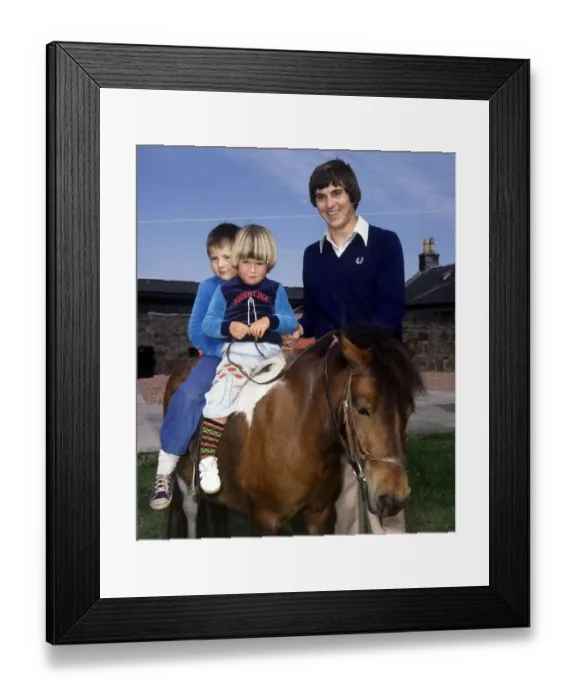 Framed Print : Rangers and Scotland footballer Tom Forsyth on holiday with his daughters, June 1978