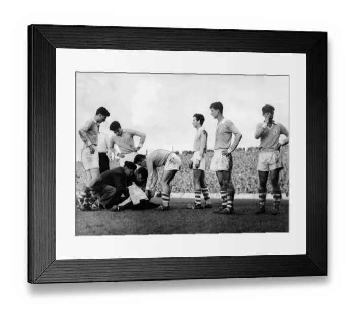 Framed Print : World Cup 1958 qualifying match at Ninian Park. Wales v Israel
