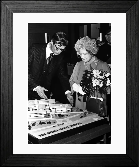Framed Print : Queen Elizabeth the Queen Mother North East Visits Queen Elizabeth