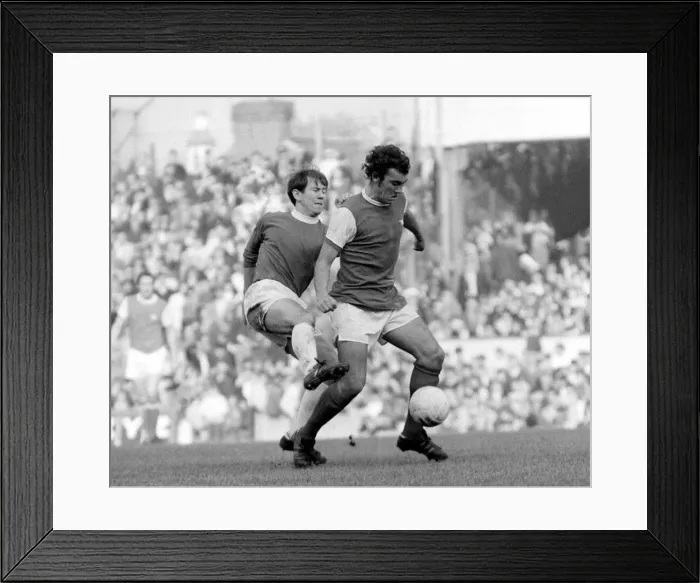 Framed Print : English League Division One match at Highbury Arsenal v Everton Arsenal Framed Print : English League Division One match at Highbury Arsenal v Everton Arsenal