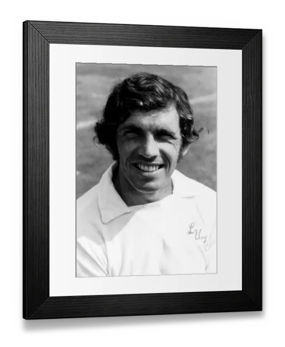 Framed Print : Johnny Giles of Leeds United August 1973 Framed Print : Johnny Giles of Leeds United August 1973