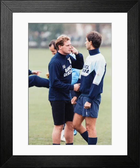 Framed Print : Lazio footballer Paul Gascoigne talking with teammates during a team training session Framed Print : Lazio footballer Paul Gascoigne talking with teammates during a team training session