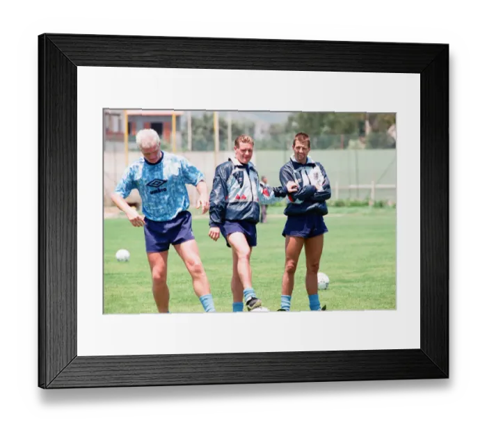 Framed Print : 1990 World Cup Finals in Italy. England footballers Paul Gascoigne (centre