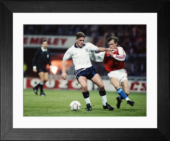 Framed Print : International Friendly match at Wembley Stadium. England 4 v Czechoslovakia 2