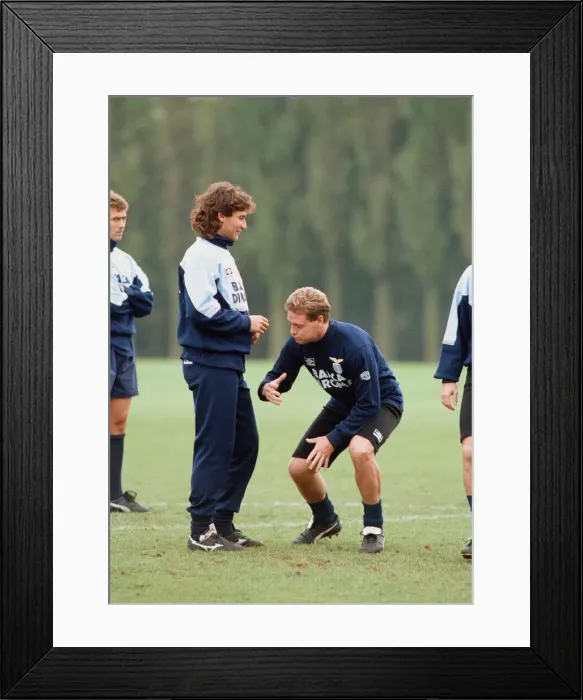 Framed Print : Lazio footballer Paul Gascoigne clowning around with teammates during a team training Framed Print : Lazio footballer Paul Gascoigne clowning around with teammates during a team training
