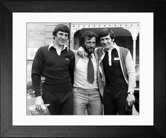 Framed Print : Scottish footballers Tom Forsyth, Danny McGrain and Bruce Rioch before their departure Framed Print : Scottish footballers Tom Forsyth, Danny McGrain and Bruce Rioch before their departure