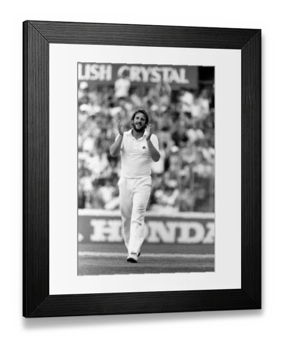 Framed Print : The Ashes England v Australia 6th Test at The Oval August 1981 Ian Botham applauds