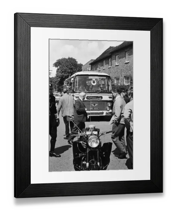 Framed Print : The England football team travel to Wembley Stadium from Hendon Hall hotel for the World