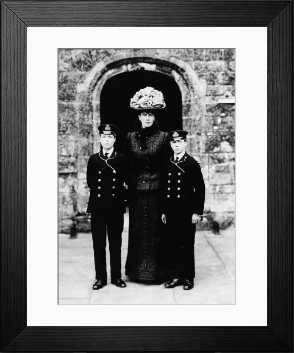 Framed Print : Queen Mary with Prince Edward and Prince Albert after visiting an exhibition Framed Print : Queen Mary with Prince Edward and Prince Albert after visiting an exhibition