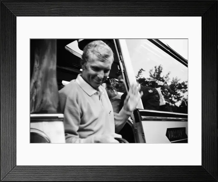 Framed Print : England captain Bobby Moore travels to Wembley with the rest of the England team Framed Print : England captain Bobby Moore travels to Wembley with the rest of the England team