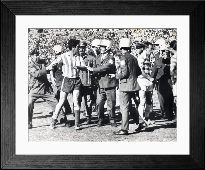 Framed Print : Racing Club v Celtic World Club Championship playoff match replay, 4th November 1967 Framed Print : Racing Club v Celtic World Club Championship playoff match replay, 4th November 1967