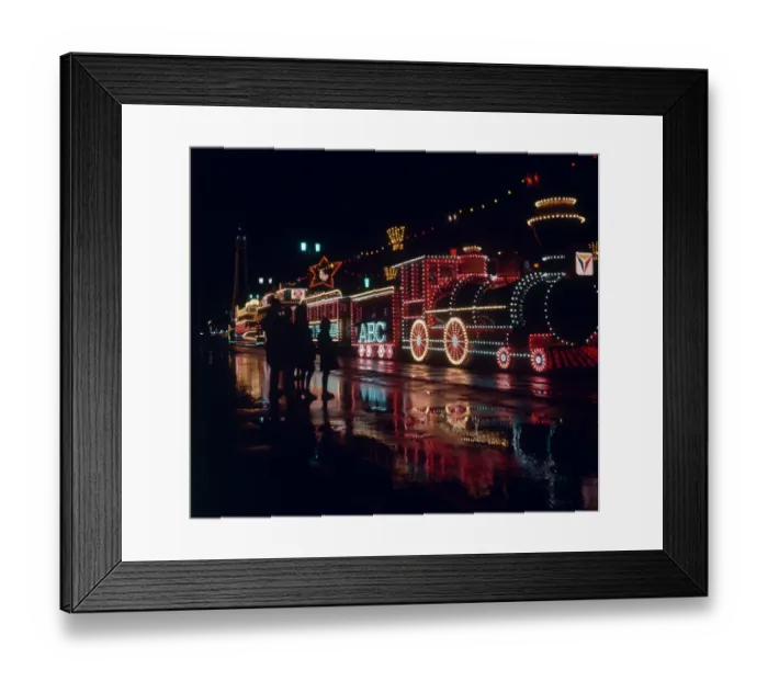 Framed Print : Night time view of the Blackpool illuminations, September 1967