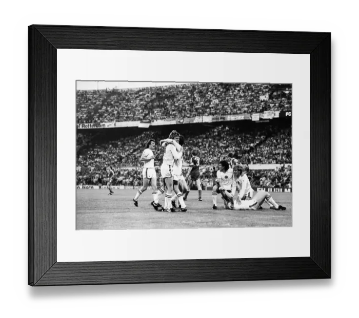Framed Print : Aston Villa v Bayern Munich European Cup Final at the De Kuip Stadium in Rotterdam Framed Print : Aston Villa v Bayern Munich European Cup Final at the De Kuip Stadium in Rotterdam