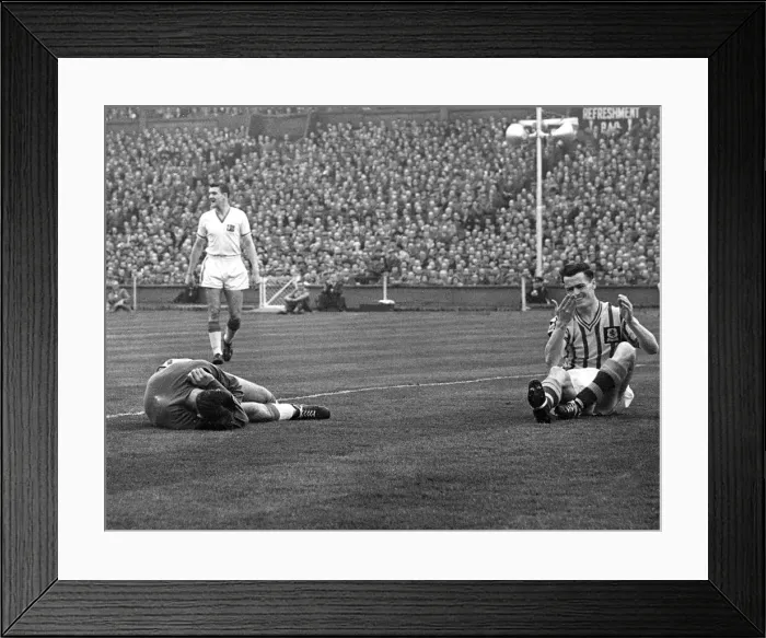 Framed Print : Aston Villa v Manchester United FA Cup Final at Wembley Stadium
