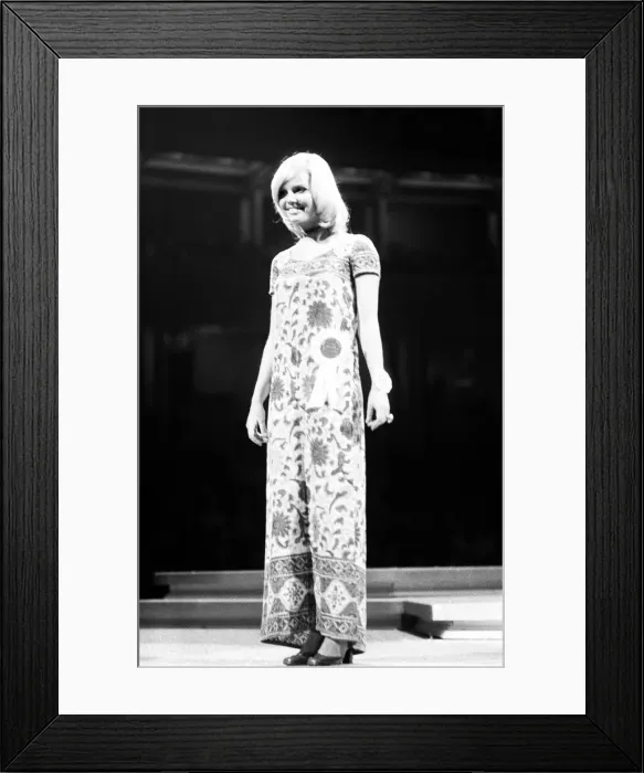 Framed Print : Miss World Competition at the Royal Albert Hall, 20th November 1970 Framed Print : Miss World Competition at the Royal Albert Hall, 20th November 1970