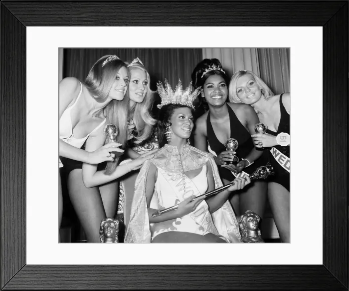 Framed Print : Miss World Competition at the Royal Albert Hall, 20th November 1970 Framed Print : Miss World Competition at the Royal Albert Hall, 20th November 1970