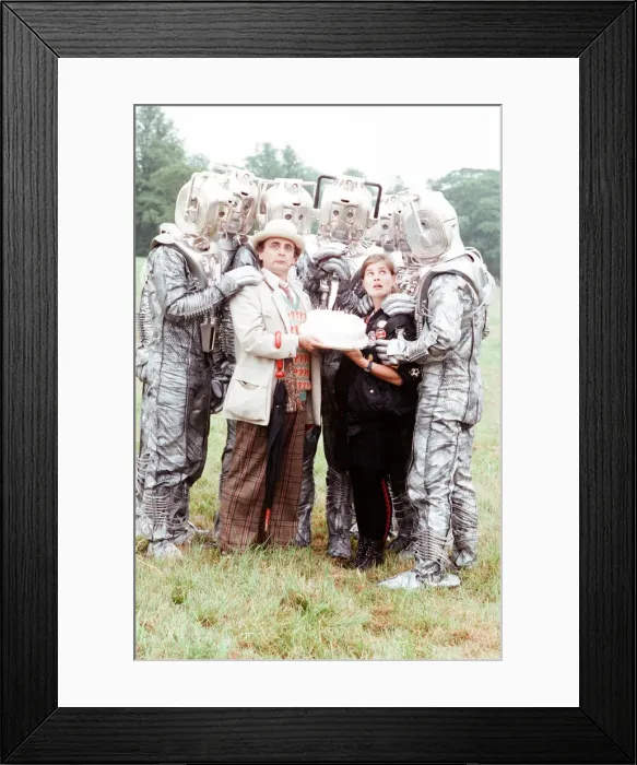 Framed Print : Sylvester McCoy as the Doctor and Sophie Aldred as Ace seen here on location near Arundel