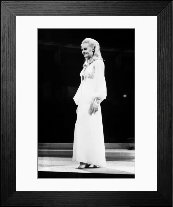 Framed Print : Miss World Competition at the Royal Albert Hall, 20th November 1970 Framed Print : Miss World Competition at the Royal Albert Hall, 20th November 1970