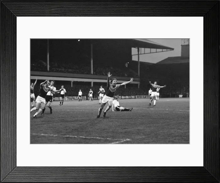 Framed Print : Division One. West Ham 4 v. Manchester United 2 16th May 1977 Framed Print : Division One. West Ham 4 v. Manchester United 2 16th May 1977