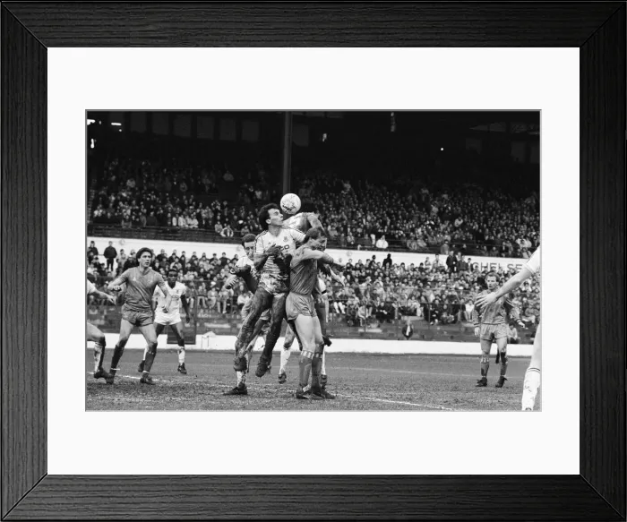 Framed Print : Division One. Chelsea 0 v. West Ham 4 29th March 1986 Framed Print : Division One. Chelsea 0 v. West Ham 4 29th March 1986