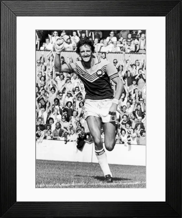Framed Print : English League Division Two match at Upton Park. West Ham United 5 v Notts County 2 Framed Print : English League Division Two match at Upton Park. West Ham United 5 v Notts County 2