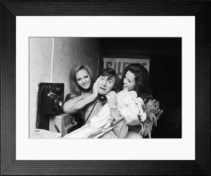 Framed Print : Singer Vince Hill who is performing in Tonights the Night Framed Print : Singer Vince Hill who is performing in Tonights the Night