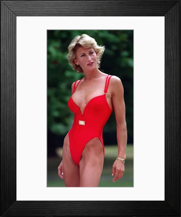 Framed Print : Model Paula Hamilton wearing a £790 swimsuit Framed Print : Model Paula Hamilton wearing a £790 swimsuit