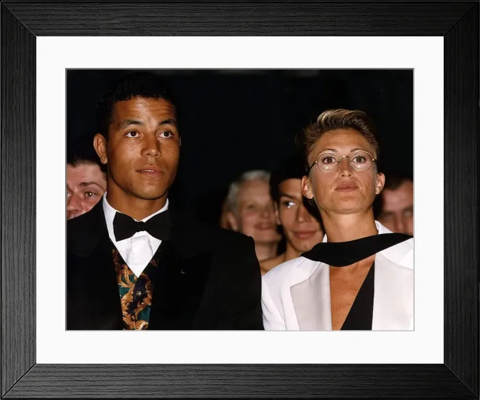 Framed Print : Jeremy Guscott the rugby star with Paula Hamilton Framed Print : Jeremy Guscott the rugby star with Paula Hamilton