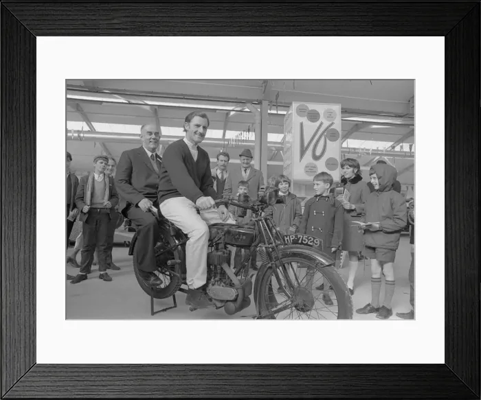 Framed Print : Former world champion racing driver Graham Hill flew by helicopter into Leamington to