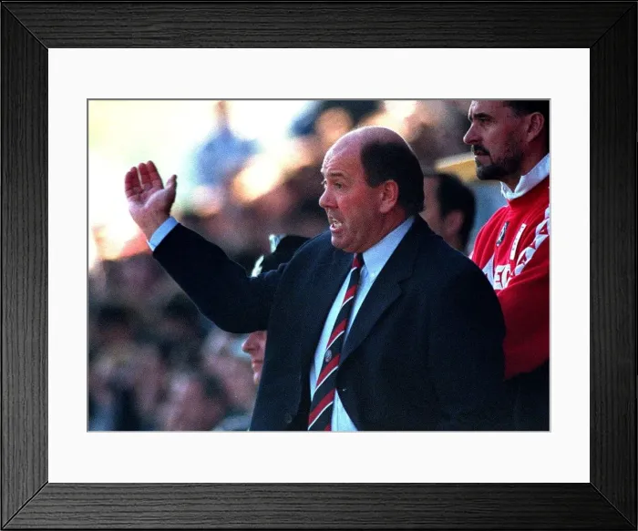 Framed Print : Howard Kendall Sheffield United manager during match against Huddersfield Town Framed Print : Howard Kendall Sheffield United manager during match against Huddersfield Town