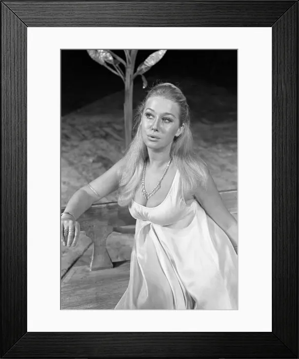 Framed Print : Actress Helen Mirren as Cressida, in a scene from Troilus and Cressida