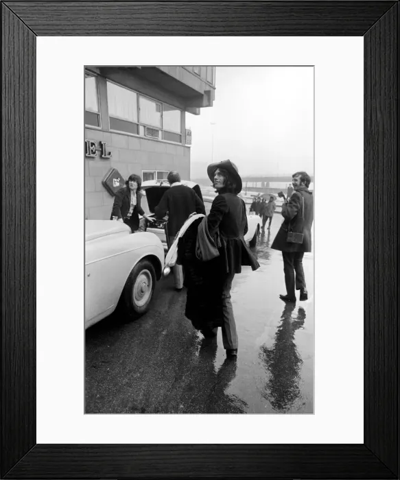 Framed Print : Rolling Stones: Mick Jagger at their hotel in Newcastle upon Tyne. March 1971