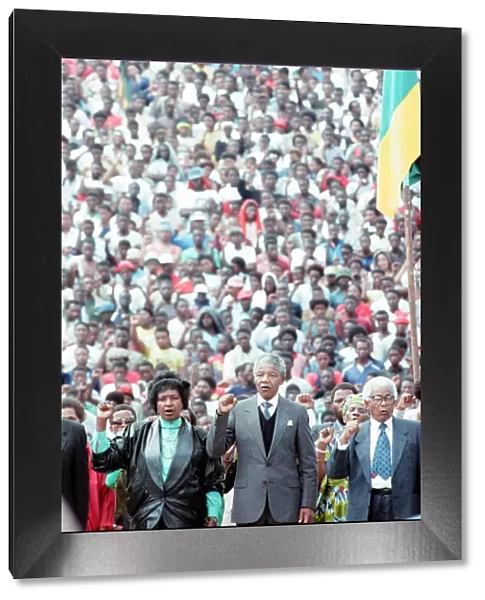 African National Congress vice president (ANC) Nelson Mandela (centre)