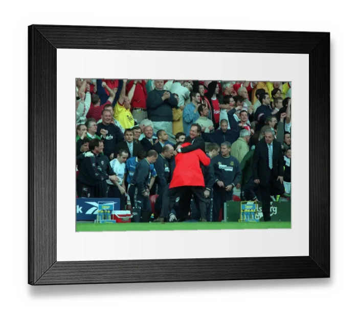 Framed Print : Liverpool v Everton league match at Anfield, 3rd April 1999