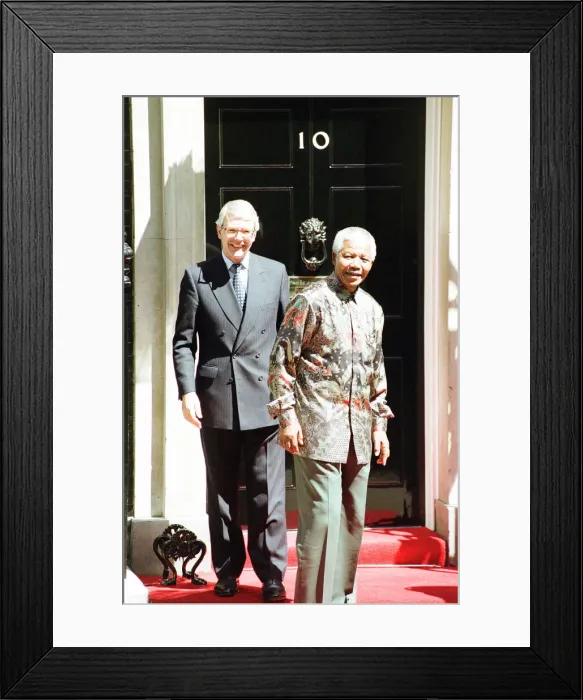 Framed Print : South African President Nelson Mandela is welcomed by British Prime Minister John Major Framed Print : South African President Nelson Mandela is welcomed by British Prime Minister John Major
