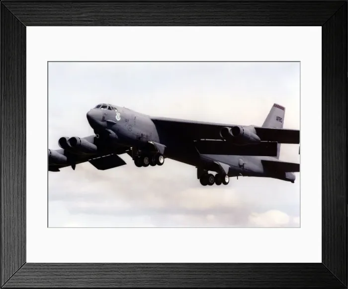 Framed Print : The 1Oth Sunderland International Airshow 1998. The Boeing B-52