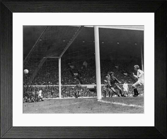 Framed Print : English League Division One match at Anfield. Liverpool 2 v Manchester United 2 Framed Print : English League Division One match at Anfield. Liverpool 2 v Manchester United 2