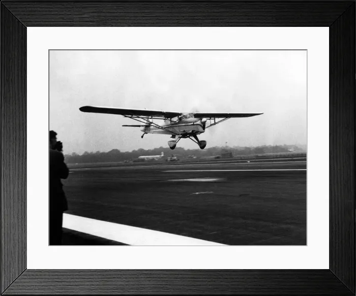 Framed Print : A Beagle Auster Terrier two / three seat trainer-tourer aircraft with a de Havilland Framed Print : A Beagle Auster Terrier two / three seat trainer-tourer aircraft with a de Havilland