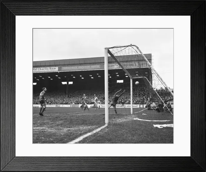 Framed Print : Manchester City 5-1 Fulham 1968 League Campaign 16  /  03  /  1968