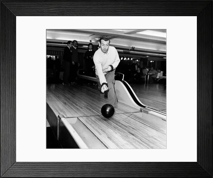 Framed Print : Johnny Haynes and the Fulham squad hit the bowling alley for a spot of team bonding