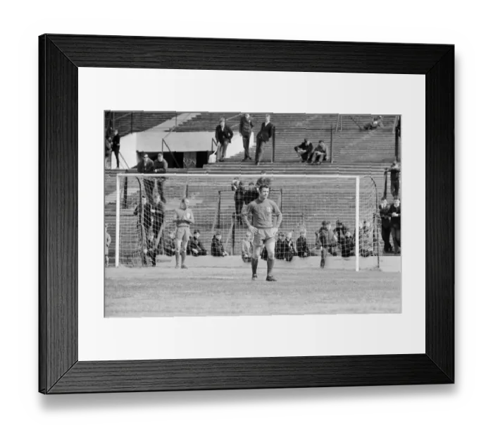 Framed Print : Division Two. Crystal Palace 3 v. Fulham 2 19th April 1969