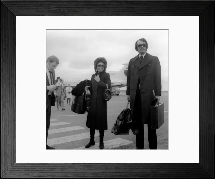 Framed Print : Shirley Bassey arriving at Newcastle Airport on 30th April 1971 Framed Print : Shirley Bassey arriving at Newcastle Airport on 30th April 1971
