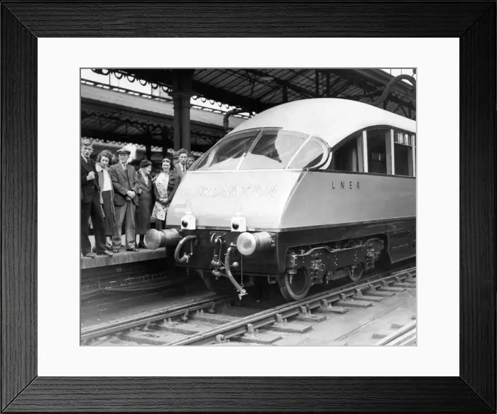 Framed Print : The ovservation car at the rear of the L. and N. E. R. Coronation train Framed Print : The ovservation car at the rear of the L. and N. E. R. Coronation train