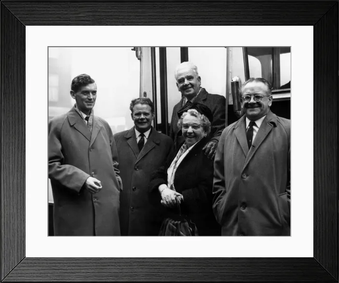 Framed Print : 5 Labour MPs leave St Enoch Air Terminal November 1964. Left to RightL Framed Print : 5 Labour MPs leave St Enoch Air Terminal November 1964. Left to RightL